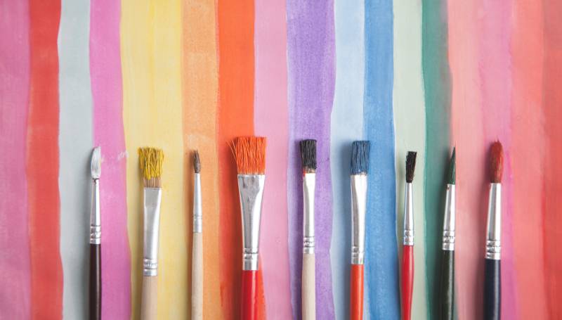 Exprimez votre créativité avec les peintures acryliques Lefranc Bourgeois disponibles chez Arc en Ciel Peintures, vers Cavaillon.